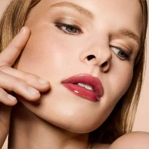 Fenty Beauty Limited Edition Mini Gloss Bomb - The MVP - Picture 3 of 4